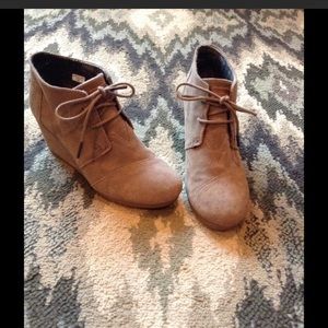 Toms Desert Wedge Bootie